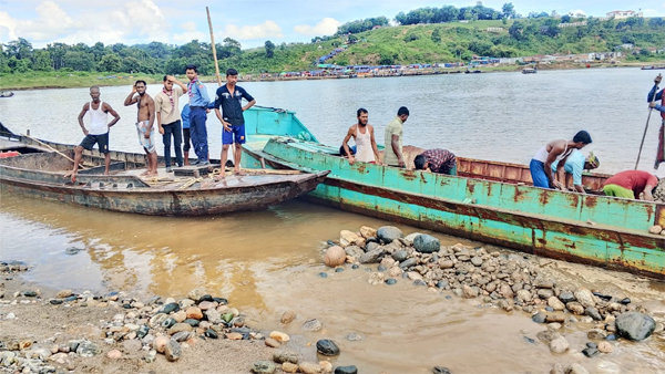 জাফলংয়ে লুট হওয়া ২ হাজার ঘনফুট পাথর উদ্ধার